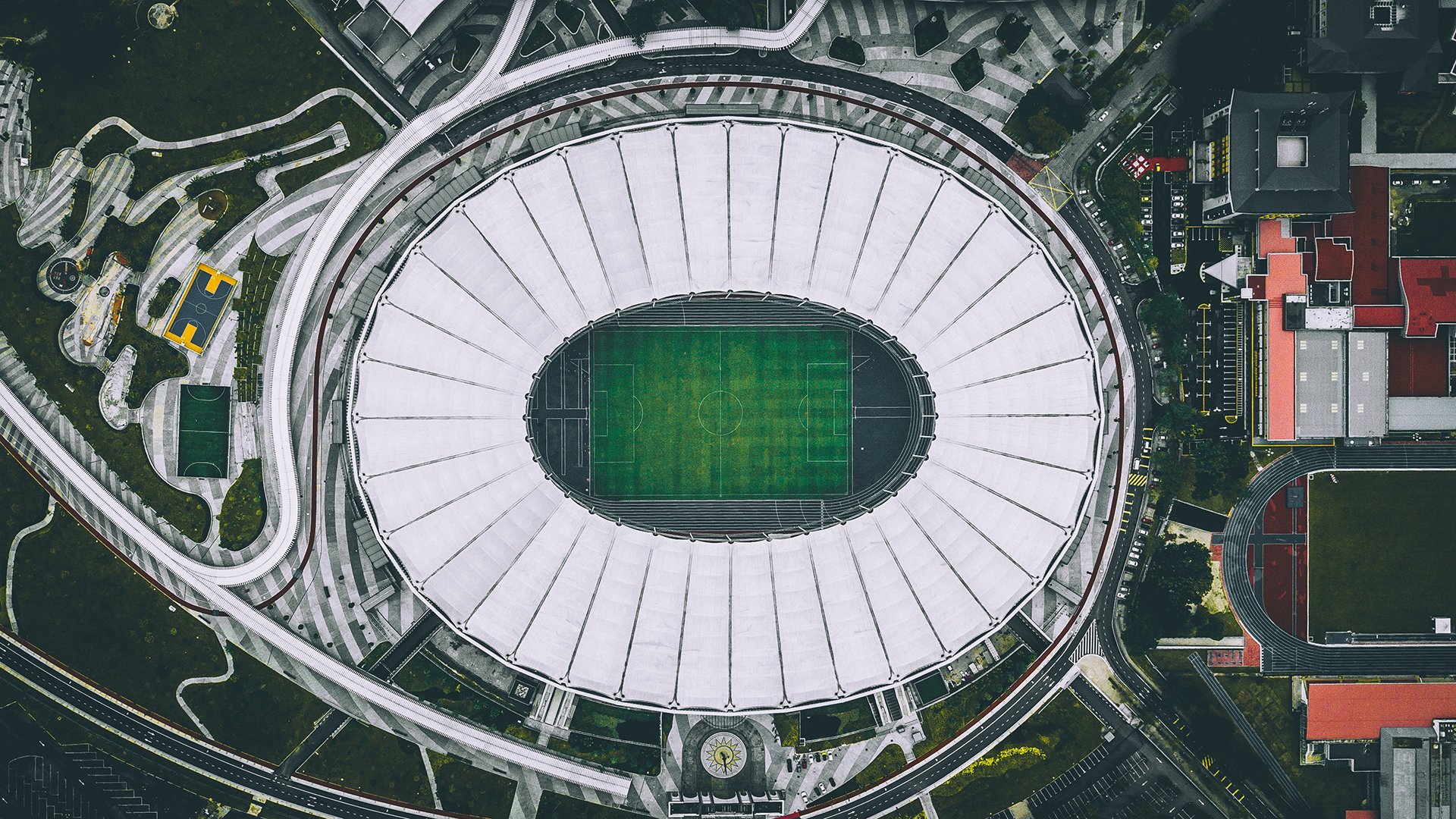2024城市国际马拉松赛圆满落幕，本土选手创历史最佳成绩